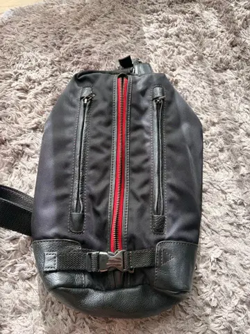 I & Kondo 한정판 바디백