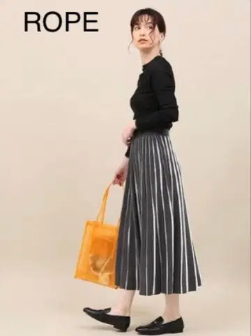 ROPE 스트라이프 니트 스커트