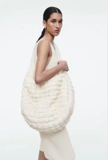 [인기] cos 퀼팅 숄더백