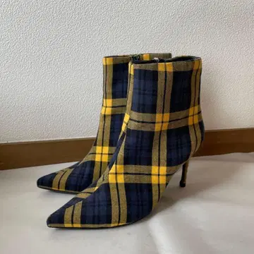 트루 바이 마리코 오이카와 숏부츠