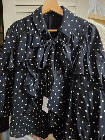 새상품 자스그리티 도트 보타이 블라우스 1