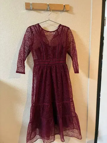 Lily Brown 버건디 레이스 원피스 Size 0