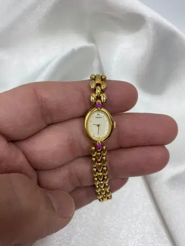 배터리 교환 완료 새상품급 SEIKO 스톤 골드 브레스워치