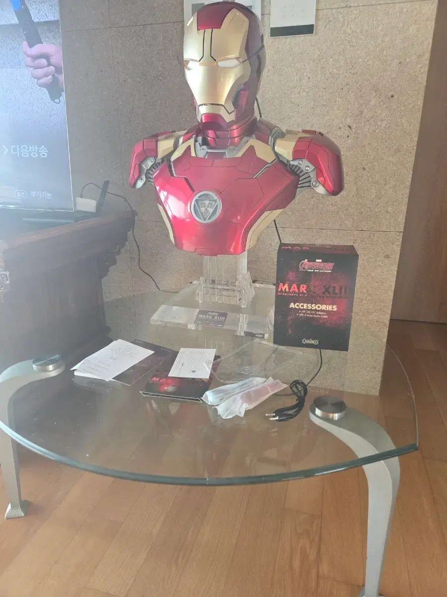 Marvel Iron Man Bust Bluetooth Speaker + Black Panther Bluetooth Speaker, 2 pieces in bulk