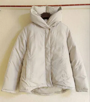 GLOBAL WORK 우츠쿠 실루엣 후드 부착 다운 자켓