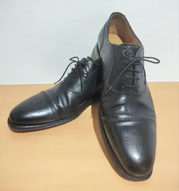 Berwick 스페인 블랙 가죽 드레스 슈즈 캡토