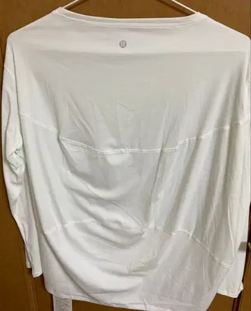 lululemon 화이트 긴팔 T셔츠 요가웨어 택 포함 새상품
