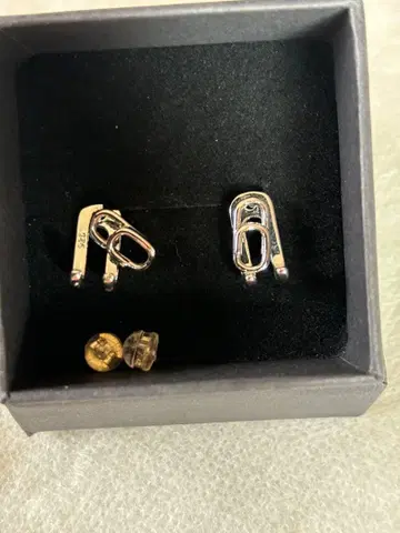 실버 925 두 개로 나뉘는 귀걸이 캐치 K18 봐주셔서 감사합니다