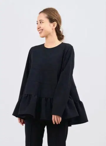 yori 티어드 스트레치 블라우스 네이비