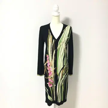 최근 새상품급 레오나르 니트 롱 가디건