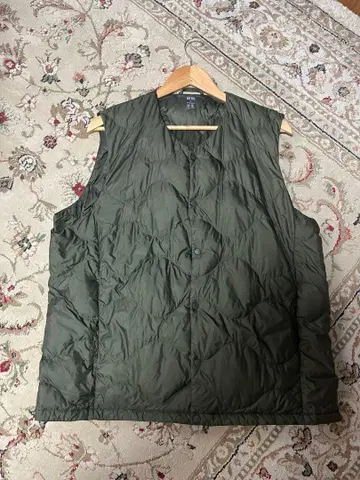 유니클로 울트라 라이트 다운 웨이브 퀼트 컴팩트 베스트 다운 베스트