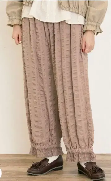 Samansa Mos2 [ M 사이즈 ] 밑단 스캘럽 호박 팬츠 모카