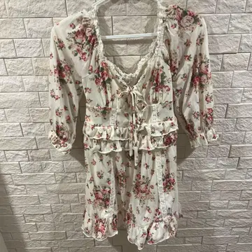 리즈리사 7부 소매 꽃무늬 미니 원피스 화이트