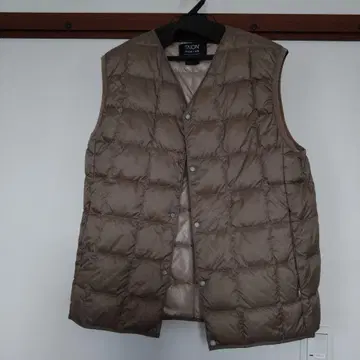 TAION KHAKI M 타이온 베스트