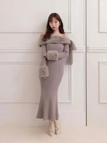 M me eme Fur shoulder mermaid onepiece