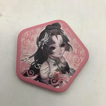 제5인격 예자 미치코 오각형 캔뱃지 33-1205-8