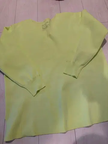 새상품! L 사이즈 베이플로우 V넥 니트 3