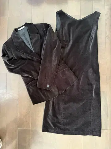 미사용 블랙 벨벳 자켓과 원피스 세트 7호