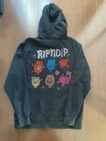 RIPNDIP 립 큐빅 캐릭터 후드티
