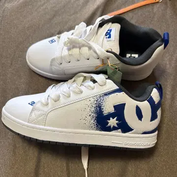 DC 화이트 네이비 스니커즈 27.5 미사용 새상품