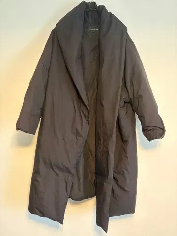 mizuiro ind 드레이프 롱 다운 코트 / 블랙