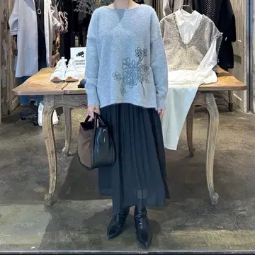 미사용 비어즐리 플라워 자수 풀오버 니트 정가 25,300