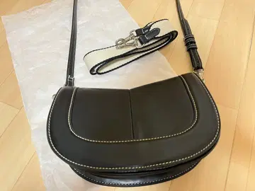 ZARA 크로스 바디백