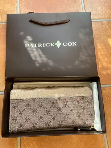 PATRICK COX 플로럴 장지갑 골드