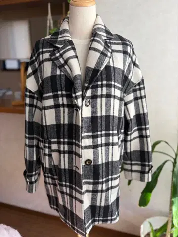 LAGUA GEM 체크 무늬 체스터 코트