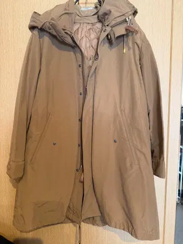 브라운 모즈 코트 후드 부착