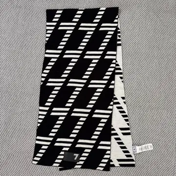 엠포리오 아르마니 EA7 머플러 리버서블