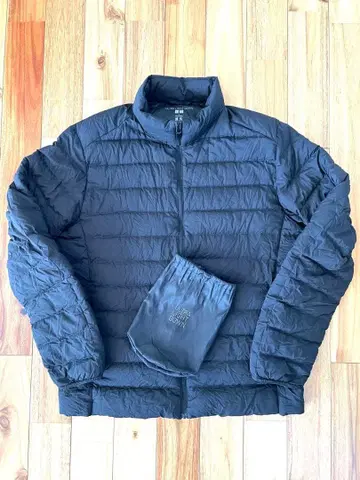 유니클로 울트라 라이트 다운 자켓 L 사이즈