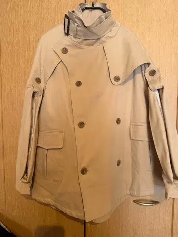 eLLA 베이지 더블 브레스트 트렌치코트