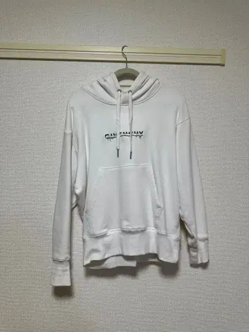 MW 화이트 후드 부착 후드티