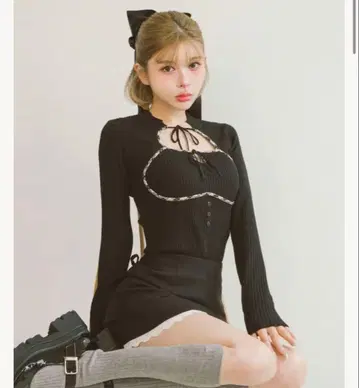 Darich 프론트 오픈 립 니트탑