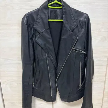 Lucy 블랙 가죽 라이더 자켓