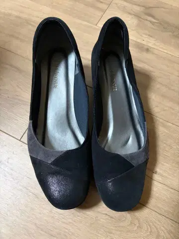 [힐즈 애비뉴] 이소재 펌프스