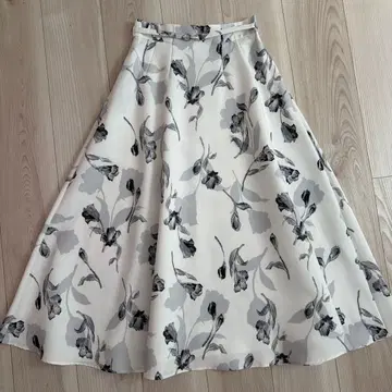 새상품 미사용 CELFORD 벨트 포함 플레어 스커트 발수 가공