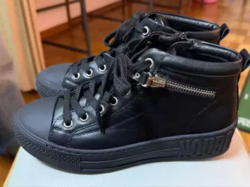 미사용 새상품 Noubel Voug Relax 스니커즈 23cm 블랙