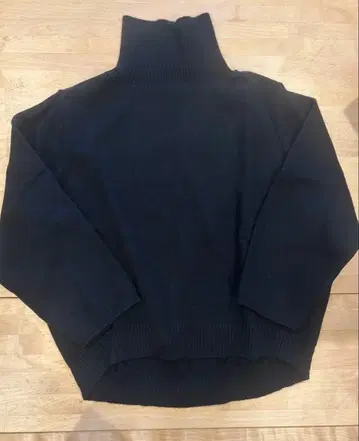 FASHIRU 블랙 터틀넥 스웨터