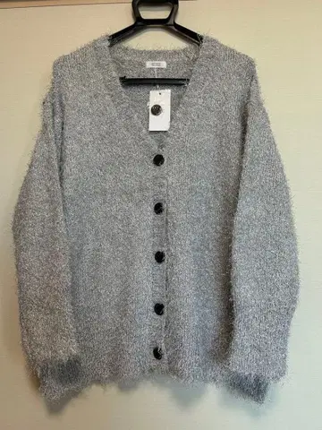 미사용 새상품 [ 로리즈팜 ] 라메 샤기 V넥 가디건