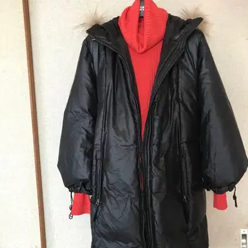 다운 코트 size 40 스웨터는 포함되어 있지 않습니다.