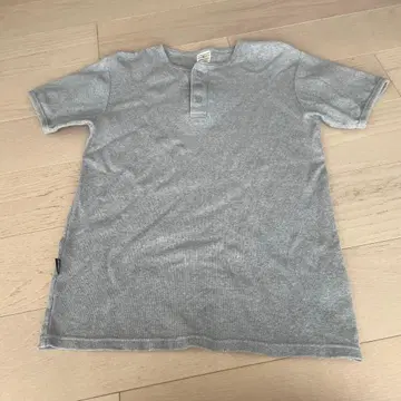 AVIREX 그레이 헨리넥 티셔츠