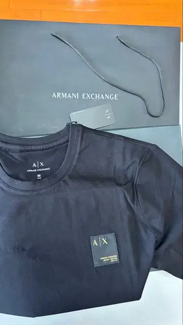 Armani Exchange 블랙 T셔츠 M 사이즈