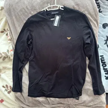 EMPORIO ARMANI 블랙 긴팔 티셔츠 M