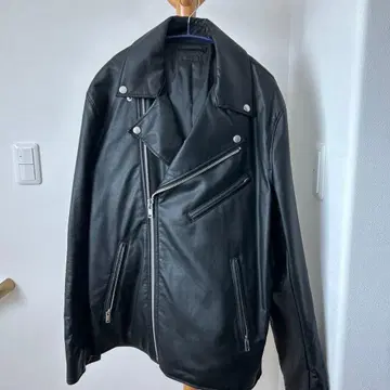 블랙 가죽 라이더 자켓