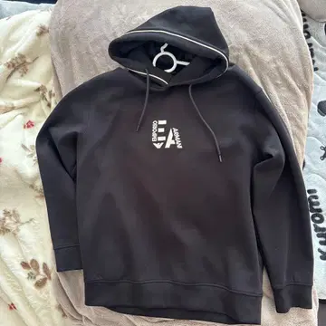 EMPORIO ARMANI 블랙 후드티 L