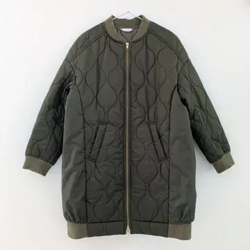 trois 캐틀라지 충전솜 퀼팅 코트 백 플리츠