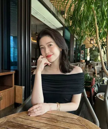 anuans 아뉴앙스 오프숄더 개더 원피스