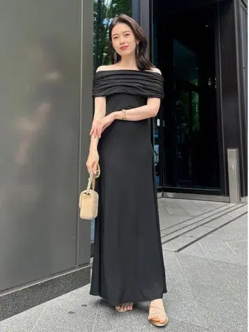 anuans 아뉴앙스 오프숄더 개더 원피스